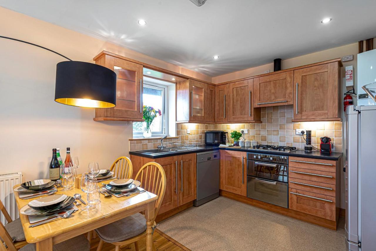 Laurel - Pet-Friendly Cottage With Indoor Pool, Hot Tub & Panoramic Snowdonia Views Колвин Бэй Экстерьер фото