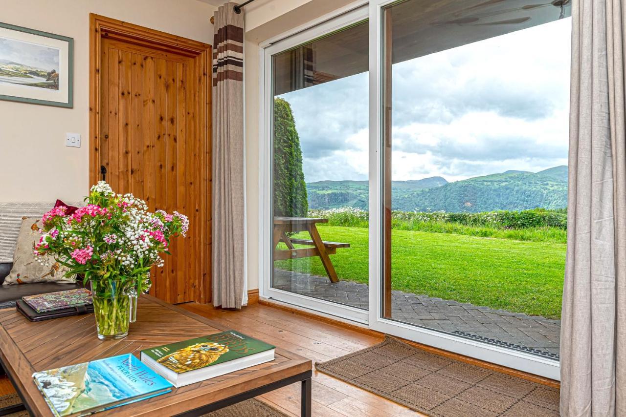 Laurel - Pet-Friendly Cottage With Indoor Pool, Hot Tub & Panoramic Snowdonia Views Колвин Бэй Экстерьер фото