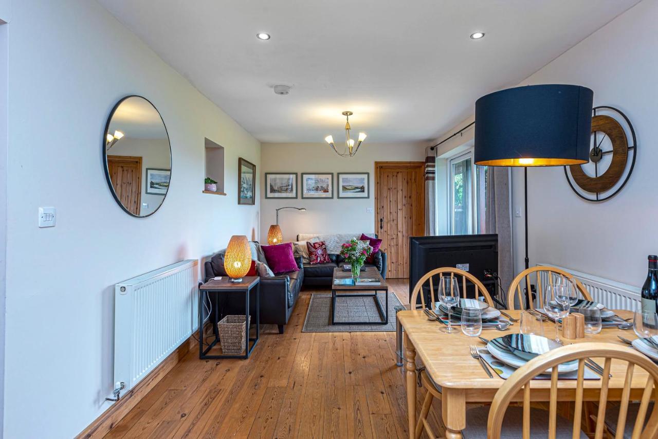 Laurel - Pet-Friendly Cottage With Indoor Pool, Hot Tub & Panoramic Snowdonia Views Колвин Бэй Экстерьер фото
