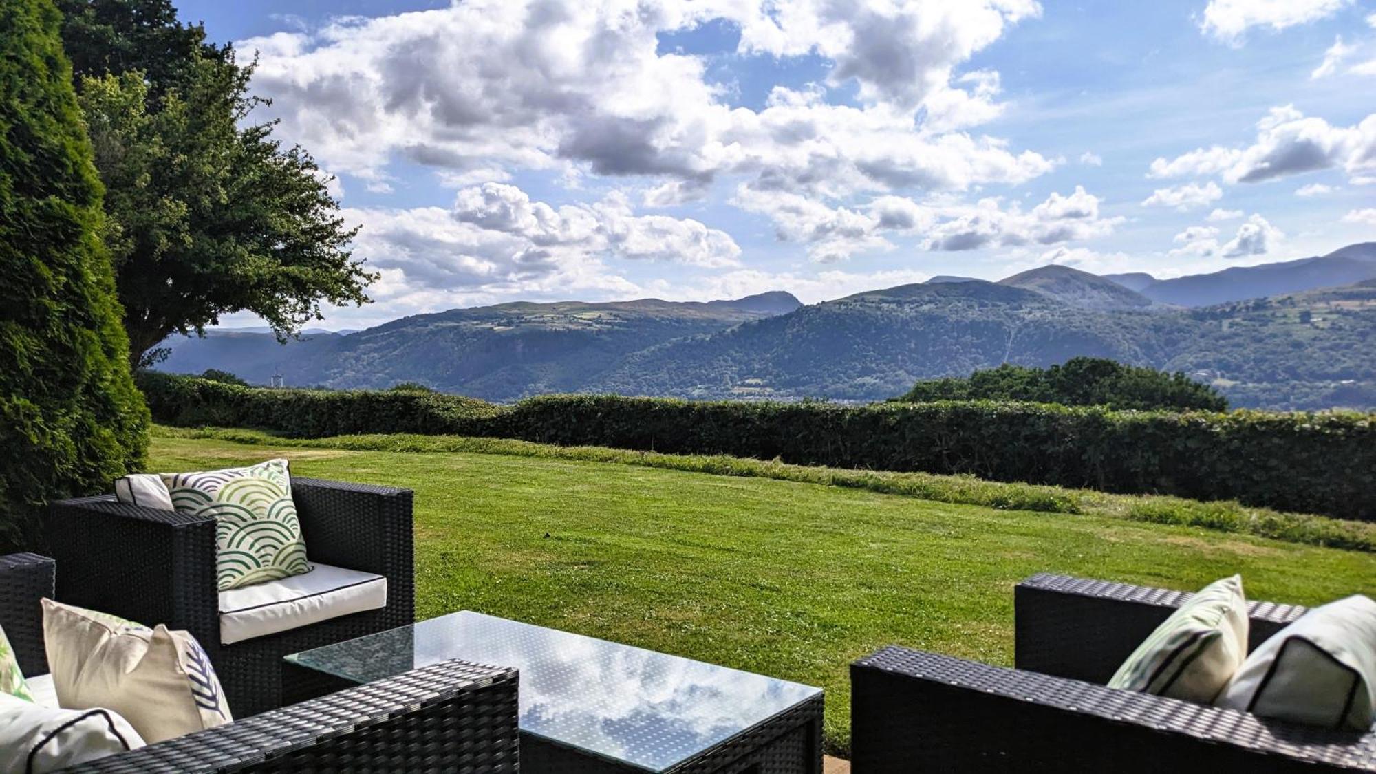 Laurel - Pet-Friendly Cottage With Indoor Pool, Hot Tub & Panoramic Snowdonia Views Колвин Бэй Экстерьер фото