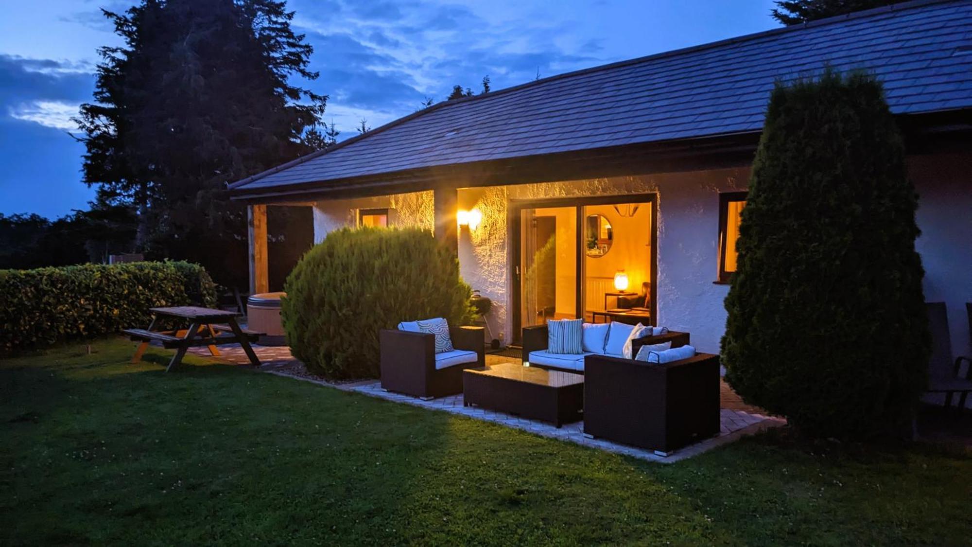 Laurel - Pet-Friendly Cottage With Indoor Pool, Hot Tub & Panoramic Snowdonia Views Колвин Бэй Экстерьер фото